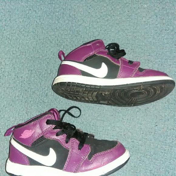 Shoea - Picture 2 of 2